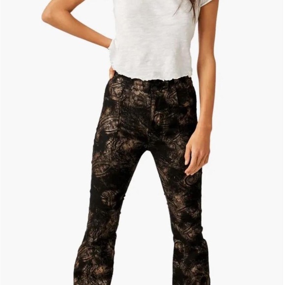 NWT Free people We The Free Black and Gold Jayde Printed Metallic Flare Jeans - Picture 10 of 15